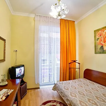 в в центрі трускавця - 50 м до центрального бювету 4*